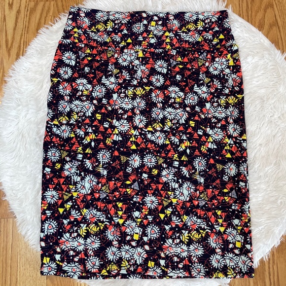LuLaRoe Cassie Floral Geometric Print Pencil Skirt - Picture 4 of 8